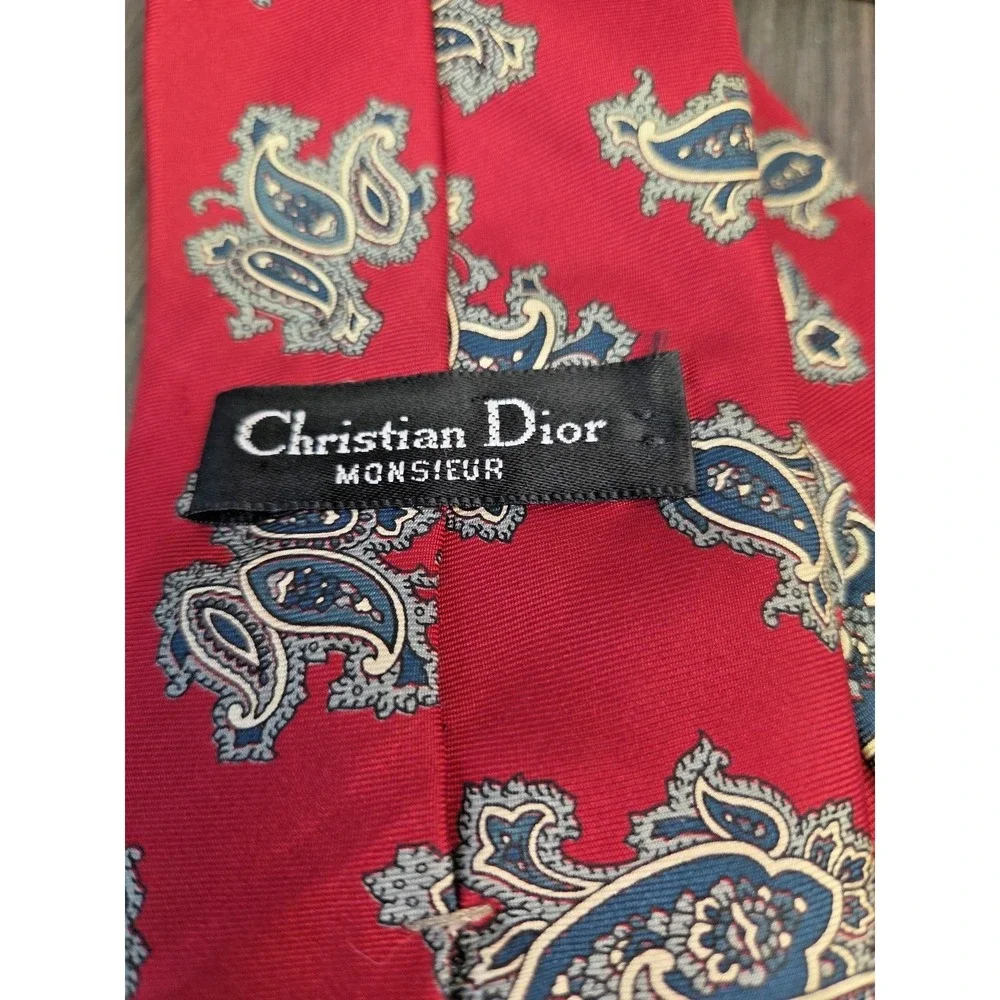 CHRISTIAN DIOR Monsieur Red Paisley Vintage Mens‎ 100% Silk Tie Made in USA